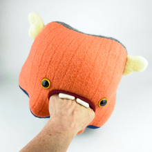 Load image into Gallery viewer, Oodles the plush friendly monster
